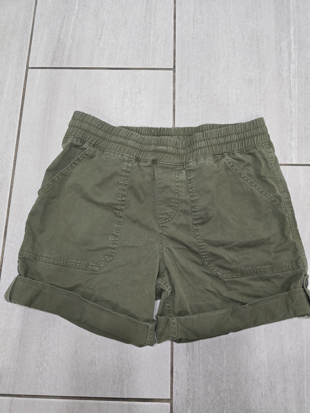 Carhartt Women's Relaxed Fit Olive Green Utility Shorts Size S (4-6)